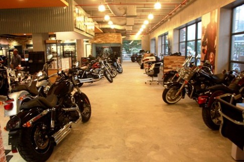 Dan moto Harley- Davidson model 2014 khoe dang o Sai Gon