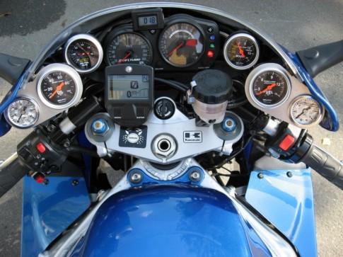 Kawasaki ZX9R do turbo toc do ngoai 300km/h