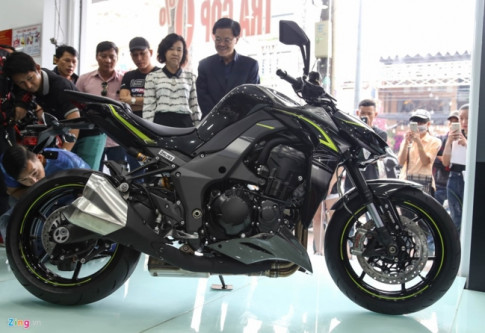 Can canh Kawasaki Z1000 phien ban R Edition 2017 day co bap cho dan ghien biker