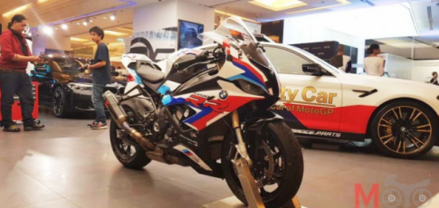 Soi chi tiet BMW S1000RR Official Bike MotoGP tai Thai Lan