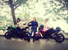 Ba nữ Biker 9X sở hữu mô tô khủng cùng hội tụ tại Hà Nội