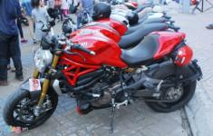 Dàn siêu xe Ducati hội tụ trong ngày hội Halloween tại Hà Nội