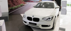 Hai khách hàng Việt Nam bất ngờ trúng xe BMW
