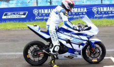 Hình ảnh và clip đua xe của Yamaha R25