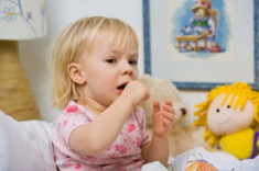 Bài thuốc chữa viêm họng hiệu quả nhanh cho bé