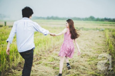Bộ ảnh cưới “chơi đùa trên đồng quê” đẹp lạ của cặp đôi Hà thành