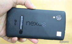 Cận cảnh thiết kế và màn hình của Nexus 5