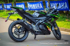 Cận cảnh Yamaha R15 Monster Yamaha Tech 3