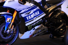 Clip cục máy Yamaha M1