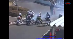 [clip] Đua moto ruồi cực đỉnh phong cách MotoGP