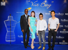 Công Trí khen ngợi thí sinh ‘Rise Above Fashion 2012’