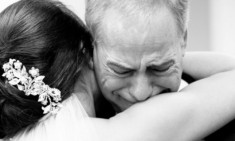 Đẫm nước mắt với lời cha dạy con gái cách chọn chồng