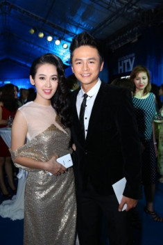 Dàn sao Việt khoe dáng tại thảm xanh HTV Awards (2)