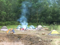 Dành ra hai ngày nghỉ là bạn đã có chuyến cắm trại gần Hà Nội thú vị lại ít tốn kém