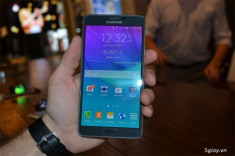 Đập hộp điện thoại “bom tấn” Galaxy Note 4 của Samsung