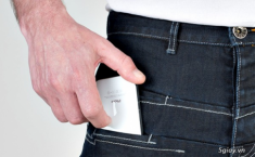 Độc đáo quần jeans chuyên dụng cho người dùng iPhone