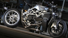 Ducati Monster 900: Đã ngầu nay càng ngầu hơn