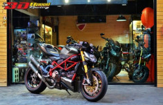 Ducati StreetFighter S độ cực khủng với loạt đồ chơi hàng hiệu