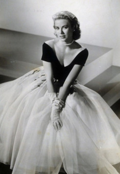 Grace Kelly - biểu tượng thanh lịch những năm 1950