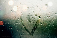 Gửi vào những cơn mưa mùa hạ đến với anh một lời yêu thương