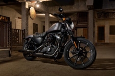 Harley Davidson ra mắt 2 mẫu xe mới dòng Sportster 2016 là Iron 883 và Forty-Eight