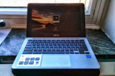 Hình ảnh chiếc ChromeBook mới của Asus