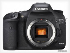 Hình ảnh đầu tiên về thế hệ thứ 2 của huyền thoại Canon 7D
