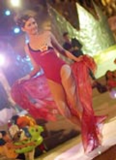Hoa hậu VN 2004 - quyến rũ trang phục áo tắm