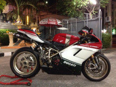 Huyền thoại Ducati 1098 S độ cực chất đầy ấn tượng