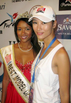 Huyền Trang giao lưu với Best Model 2009