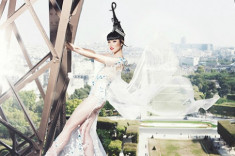 Jessica Minh Anh mời Hoàng Hải diễn thời trang trên tháp Eiffel