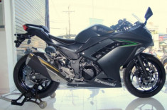 Kawasaki Ninja 300 2016 về Việt Nam với giá 169 triệu đồng