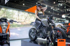 KTM Duke 200 phiên bản màu xám lạ mắt vừa được ra mắt tại Thái