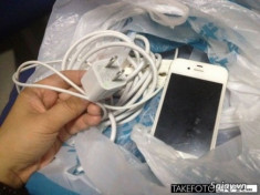 Lại thêm nạn nhân bị điện giật chết vì sạc pin Iphone