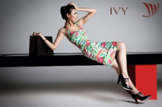 Lịch lãm với ‘Floral Summer’ của IVY