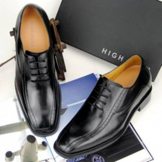 Mẫu giày cao 2010 của High Boss