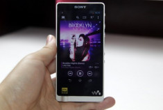 Máy nghe nhạc Sony Walkman giá hơn 20 triệu đồng