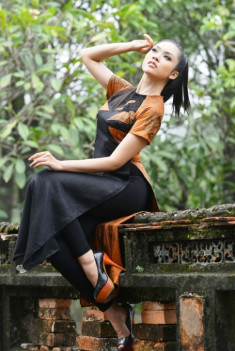 Người đẹp Đà Nẵng Xuân Trang tạo dáng với áo dài