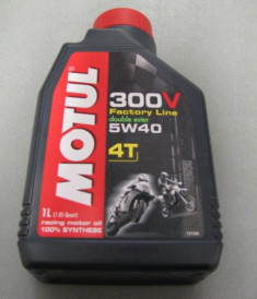 Nhớt Castrol Power 15w-40 và Motul 300v nên chọn dùng em nào ?