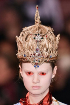 Những ý tưởng thời trang kỳ quái ở Paris Fashion Week (tiếp)