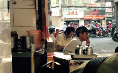 Quán cà phê vợt 60 năm ở Sài Gòn