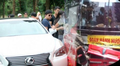 Quang Lê bị gặp tai nạn xe hơi tại Sapa