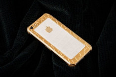 Sang chảnh với iPhone 5S mạ vàng bọc da cá sấu
