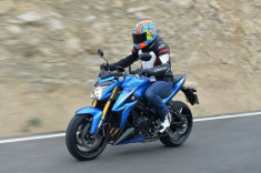Suzuki GSX-S1000 2015 chiếc nakedbike mạnh mẽ đậm chất Nhật