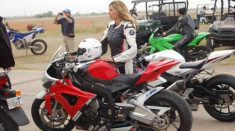Tay đua nữ sắp phá kỉ lục 341 km/h của chiếc moto BMW