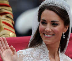 Tóc gợn sóng hoàn hảo của Kate Middleton