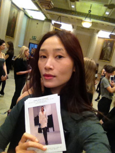Trang Khiếu bỏ Tết để thử sức ở London Fashion Week