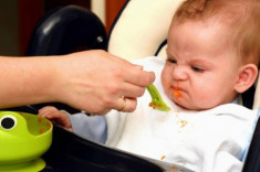 Trẻ ăn món đặc sớm dễ gặp vấn đề tiêu hóa