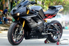 Triumph Daytona 650 độ mạnh mẽ cùng dàn áo được sơn tem đấu