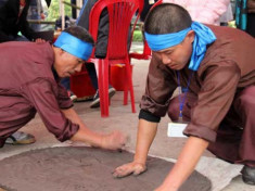 Trò chơi dân gian hút khách đầu Xuân